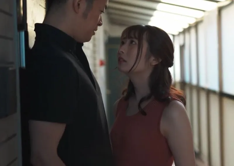 Bà xã mang thai, tôi bị sexy bởi cô vợ nhà sát bên thường ở nhà một mình